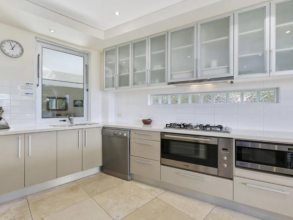 Unit 2 Wai Cocos 215 Gympie Terrace Noosaville