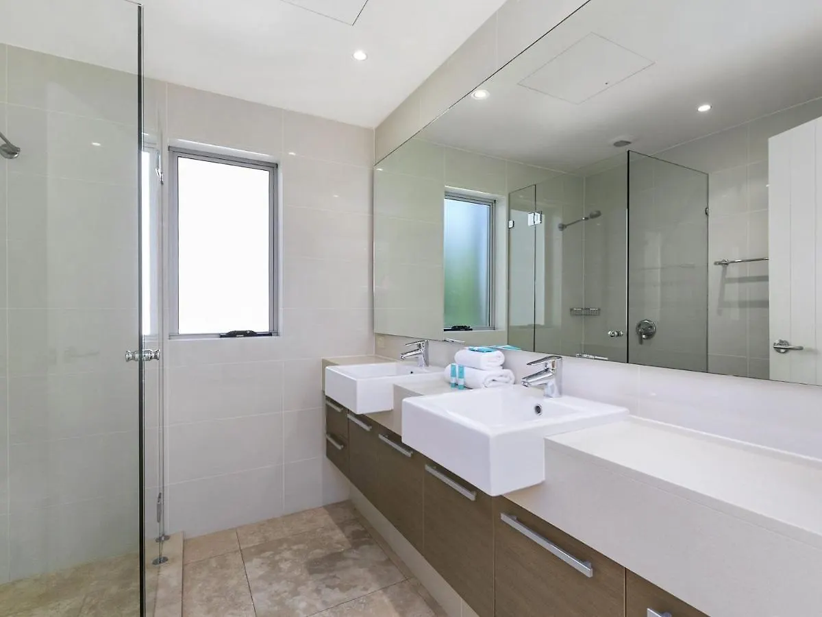 Apartment Unit 2 Wai Cocos 215 Gympie Terrace Noosaville