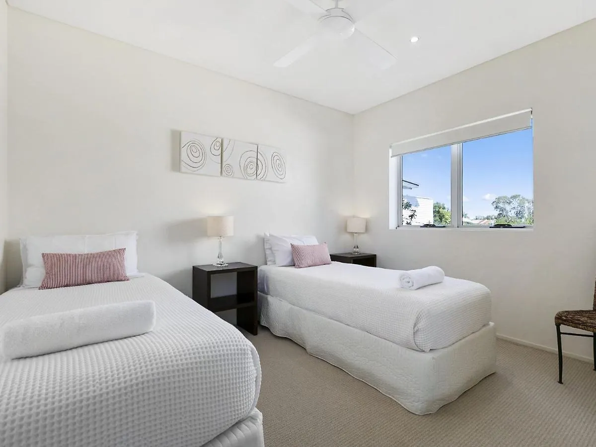 Apartment Unit 2 Wai Cocos 215 Gympie Terrace Noosaville