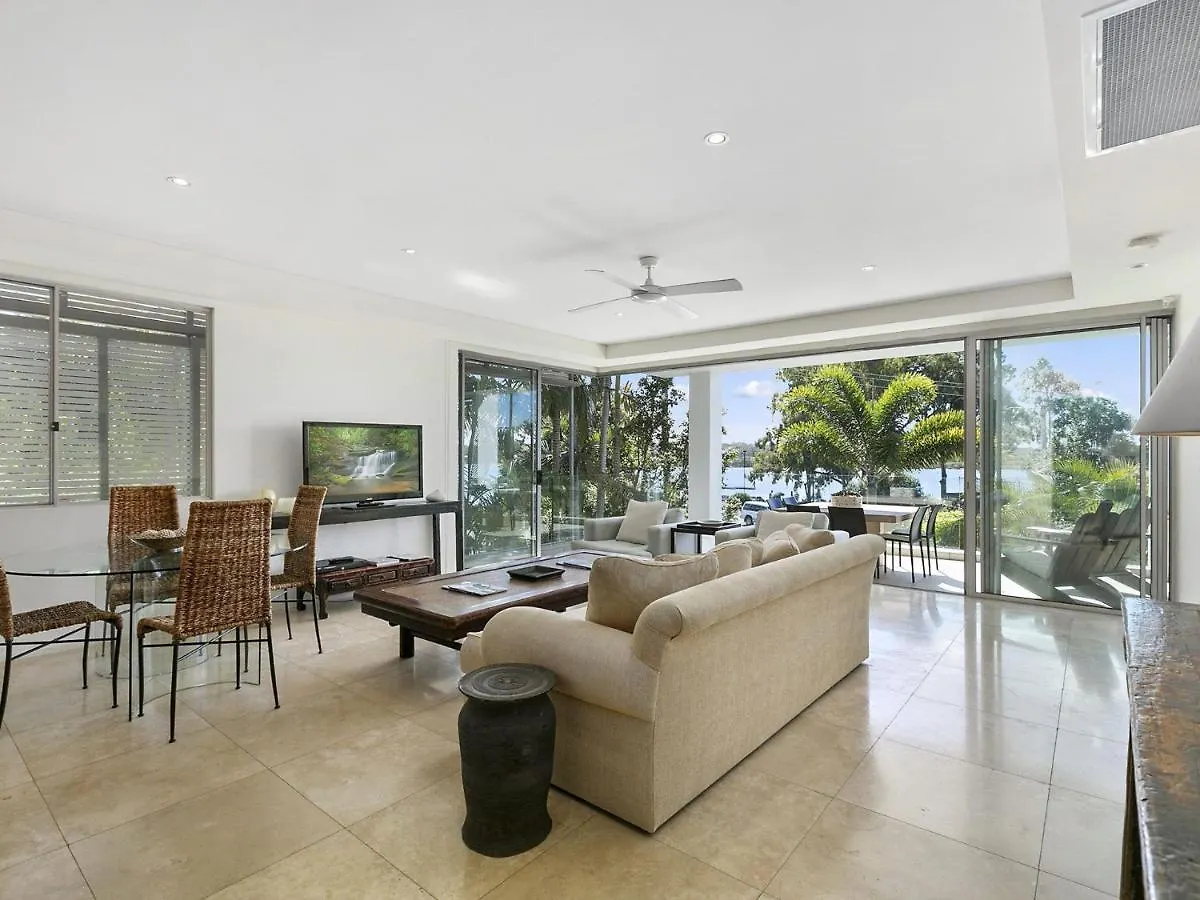 Unit 2 Wai Cocos 215 Gympie Terrace Noosaville