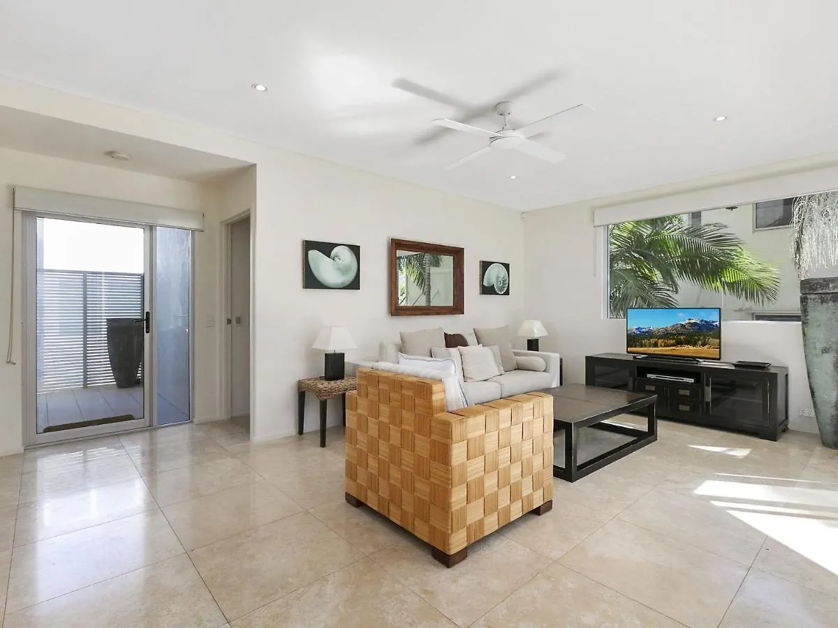 Unit 2 Wai Cocos 215 Gympie Terrace Noosaville Apartment